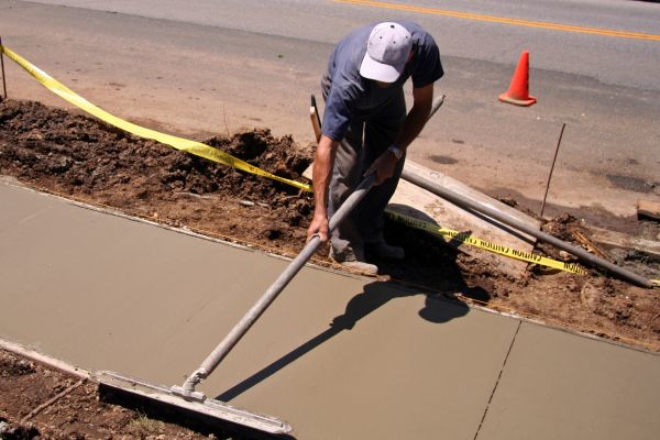 Sidewalk Pouring in Loveland